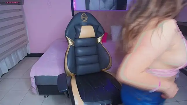 Kitten Cam online show from February 2025 12:54:01 PM