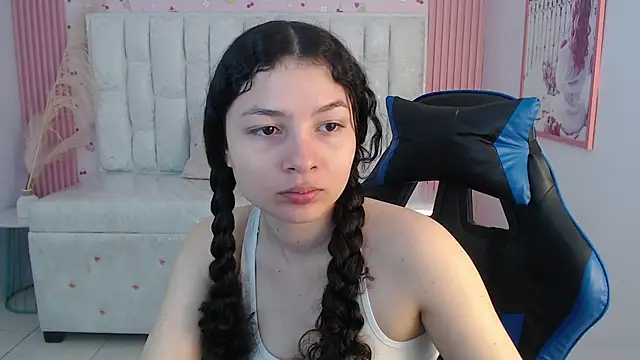 shalon diaz s online show from October 2025 01:23:01 PM