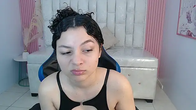 shalon diaz s online show from October 2025 01:12:02 PM