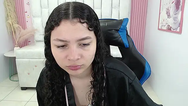 shalon diaz s online show from November 2025 01:03:01 PM