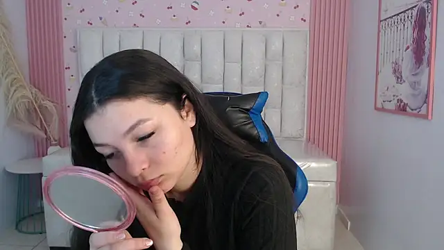 shalon diaz s online show from December 2025 01:04:02 PM