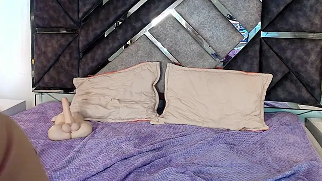 MysticMature online show from November 2025 05:24:01 PM