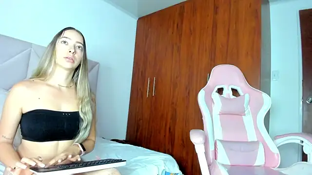 ScarlettKai online show from September 2025 01:33:01 PM