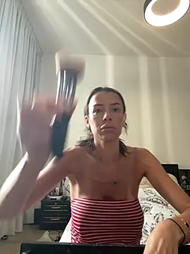 Snapshot of SexySophiaax chatting on February 2026 11:44:01 AM SexySophiaax online show from February 2026 11:44:01 AM