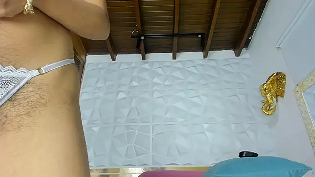 Sara Collinnss online show from November 2025 12:37:01 PM