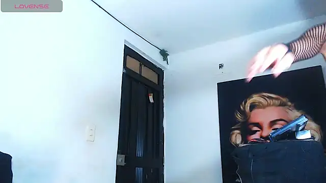 licy blonde hot online show from November 2025 01:28:01 AM