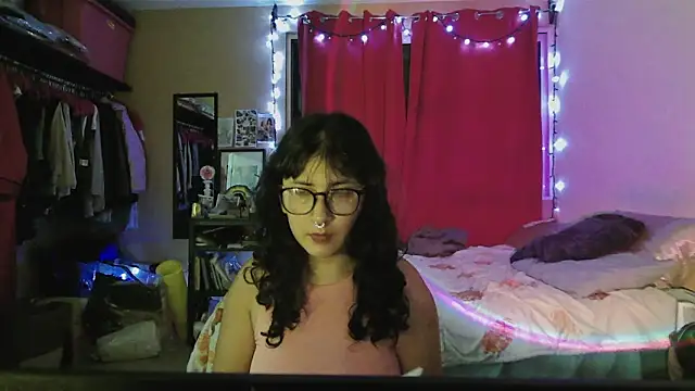 Snapshot of GinnyDelice chatting on July 2026 02:13:02 AM GinnyDelice online show from July 2026 02:13:02 AM