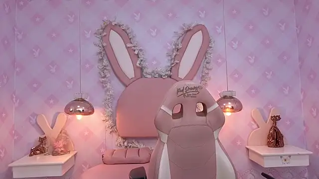 LIA SWAN  online show from September 2025 11:40:02 PM