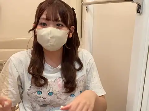 Snapshot of shina_mo_n_ch chatting on May 2026 12:54:01 PM shina mo n ch online show from May 2026 12:54:01 PM