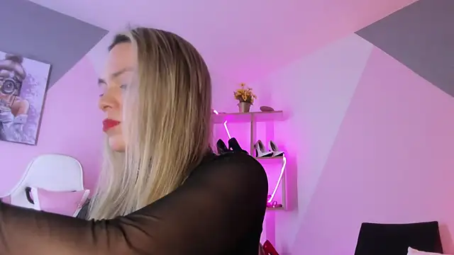 RayaCarr  online show from February 2025 02:11:02 PM