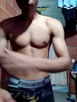 Snapshot of maxt_ chatting on January 2025 11:14:02 PM maxt online show from January 2025 11:14:02 PM
