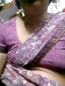 Snapshot of Bina_Bhanot chatting on March 2025 04:10:01 PM Bina Bhanot online show from March 2025 04:10:01 PM
