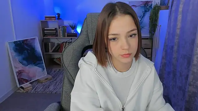 PamBeesly online show from October 2025 07:49:01 AM