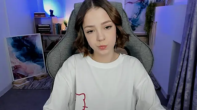 PamBeesly online show from November 2025 08:35:01 AM