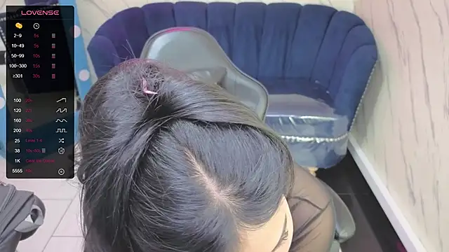 Paulette v online show from October 2025 01:08:02 PM