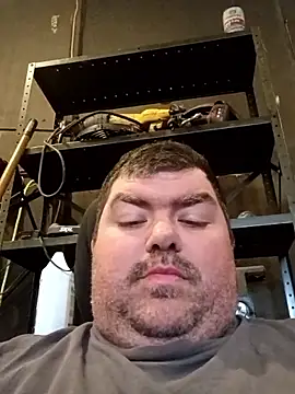 Rcraigue4 online show from October 2025 09:00:02 PM