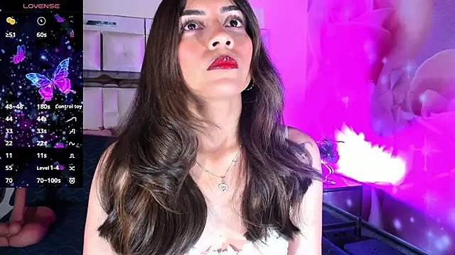 emili clark online show from November 2025 04:03:02 AM