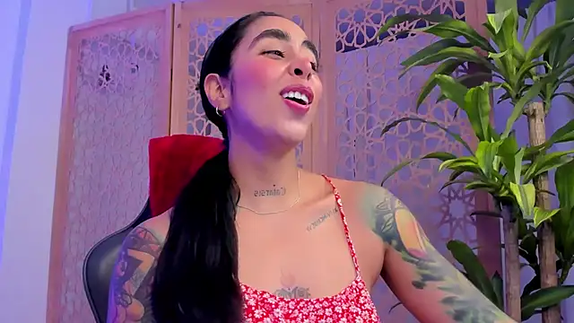 sophierooy22 online show from December 2024 10:09:01 PM