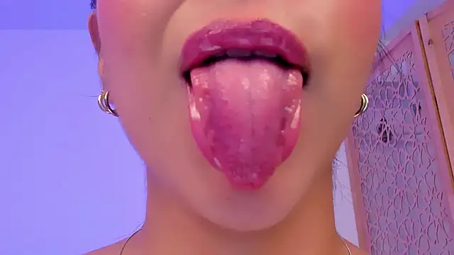 sophierooy22 online show from January 2025 08:04:01 PM