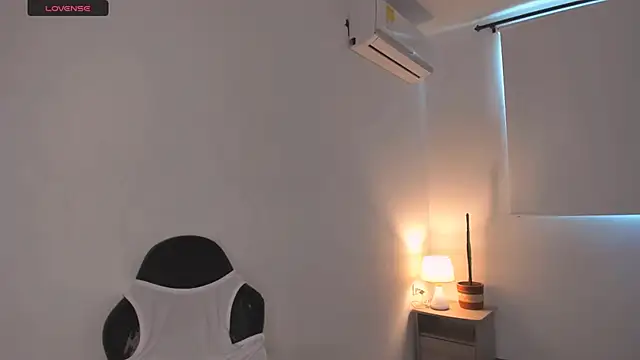 brithany olson25 online show from March 2025 02:32:02 PM