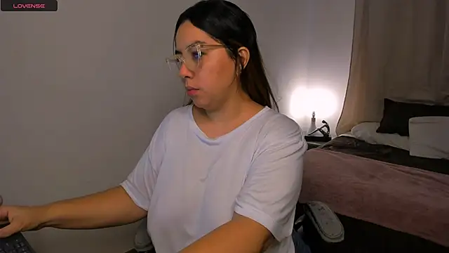 brithany olson25 online show from October 2025 12:50:01 PM