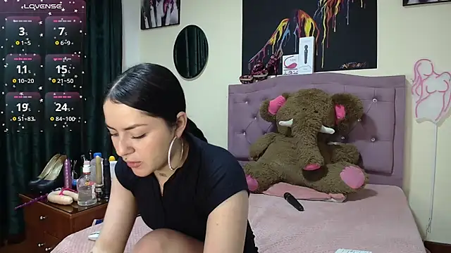 Emmie Hot online show from November 2025 12:40:02 PM