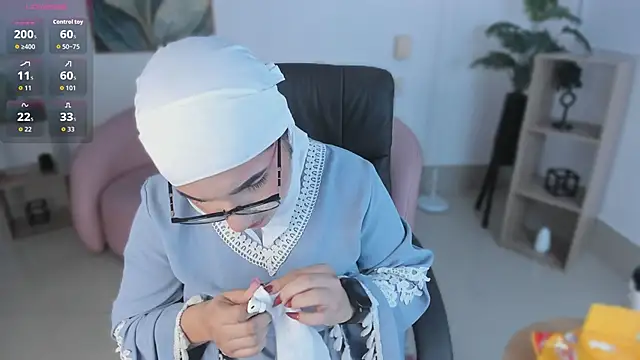 Ayha khalaf online show from November 2025 01:17:02 AM