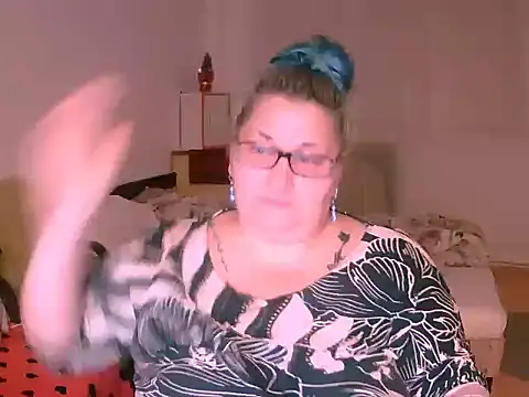 mayamayx online show from December 2025 07:53:02 PM