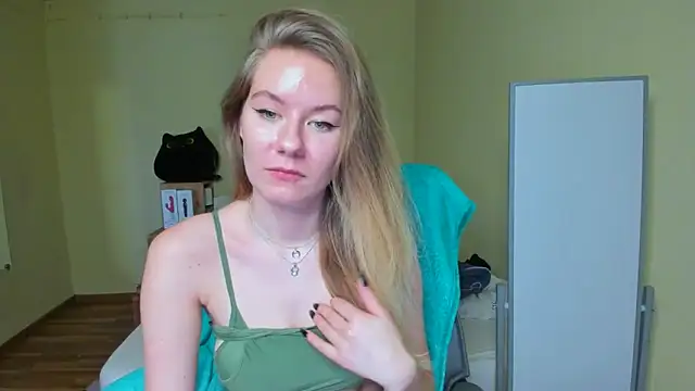 EmilyPaw online show from February 2025 09:50:02 AM