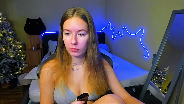 EmilyPaw online show from December 2025 08:52:01 AM