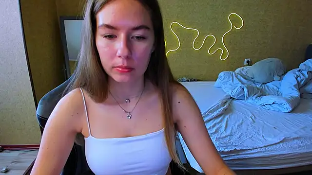 Snapshot of EmilyPaw chatting on March 2026 10:07:01 AM EmilyPaw online show from March 2026 10:07:01 AM