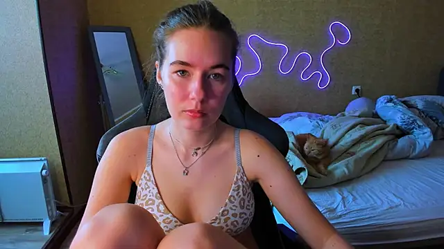 EmilyPaw online show from May 2026 10:09:02 AM