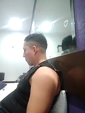 LuisMex1998 online show from November 2025 09:11:01 AM