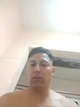 LuisMex1998 online show from February 2026 11:48:01 PM