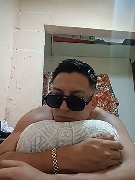 LuisMex1998 online show from June 2026 08:33:02 PM