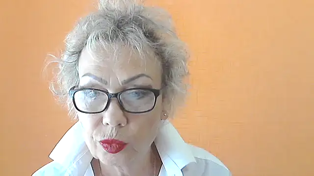 NessyJenixs online show from September 2025 06:45:02 AM