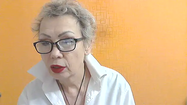 NessyJenixs online show from December 2025 05:20:01 PM