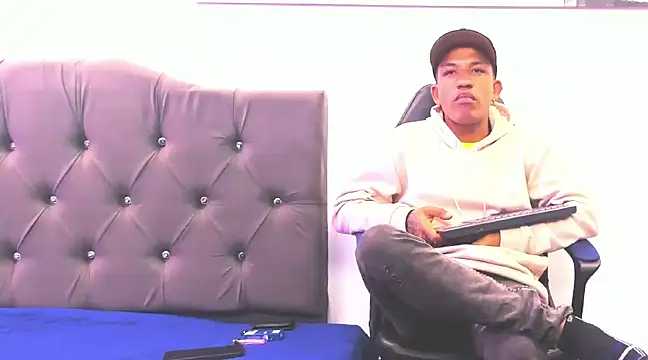 carlos alber12 online show from March 2025 07:12:01 PM