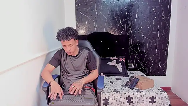 carlos alber12 online show from October 2025 12:04:02 PM