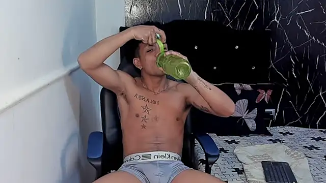 carlos alber12 online show from November 2025 04:17:01 PM