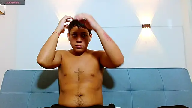 Tylerdrdn online show from November 2025 02:28:01 PM