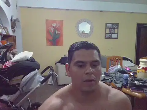 leandroc04 online show from October 2025 10:09:02 PM