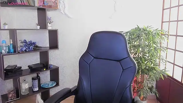 Snapshot of KristineBeauty chatting on March 2025 08:34:02 AM KristineBeauty online show from March 2025 08:34:02 AM