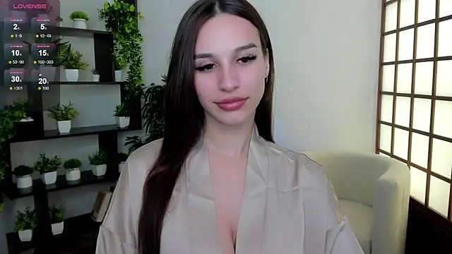 Snapshot of KristineBeauty chatting on October 2025 08:14:01 AM KristineBeauty online show from October 2025 08:14:01 AM