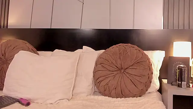 Snapshot of fiorella_paris chatting on September 2025 08:14:01 PM fiorella paris online show from September 2025 08:14:01 PM