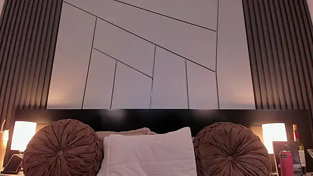 Snapshot of fiorella_paris chatting on November 2025 03:18:02 AM fiorella paris online show from November 2025 03:18:02 AM