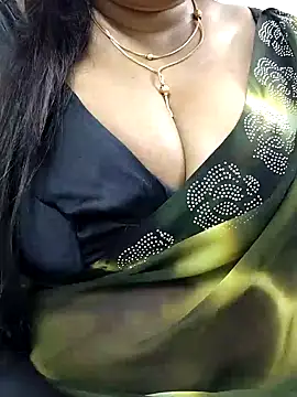 Queenflowerr online show from January 2025 08:54:01 PM