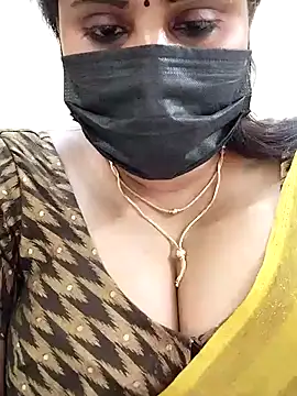 Queenflowerr online show from January 2025 07:32:02 PM