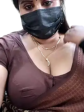 Queenflowerr online show from January 2025 10:42:01 PM