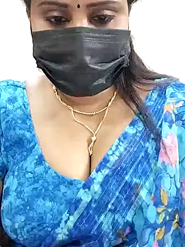 Queenflowerr online show from February 2025 05:01:02 PM